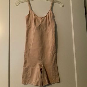 SPANX mid thigh bodysuit shape wear